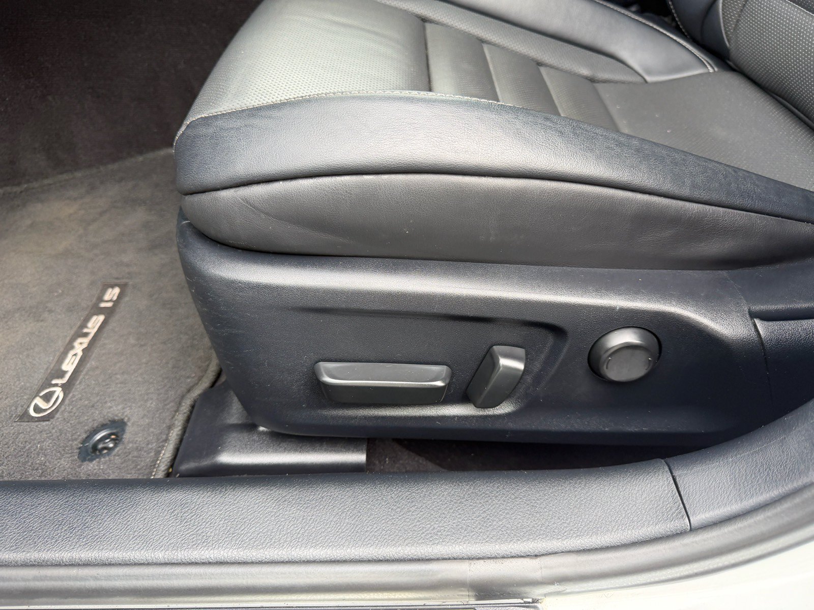 Used 2020 Lexus IS 300 F Sport w/ F Sport Package RWD image 20