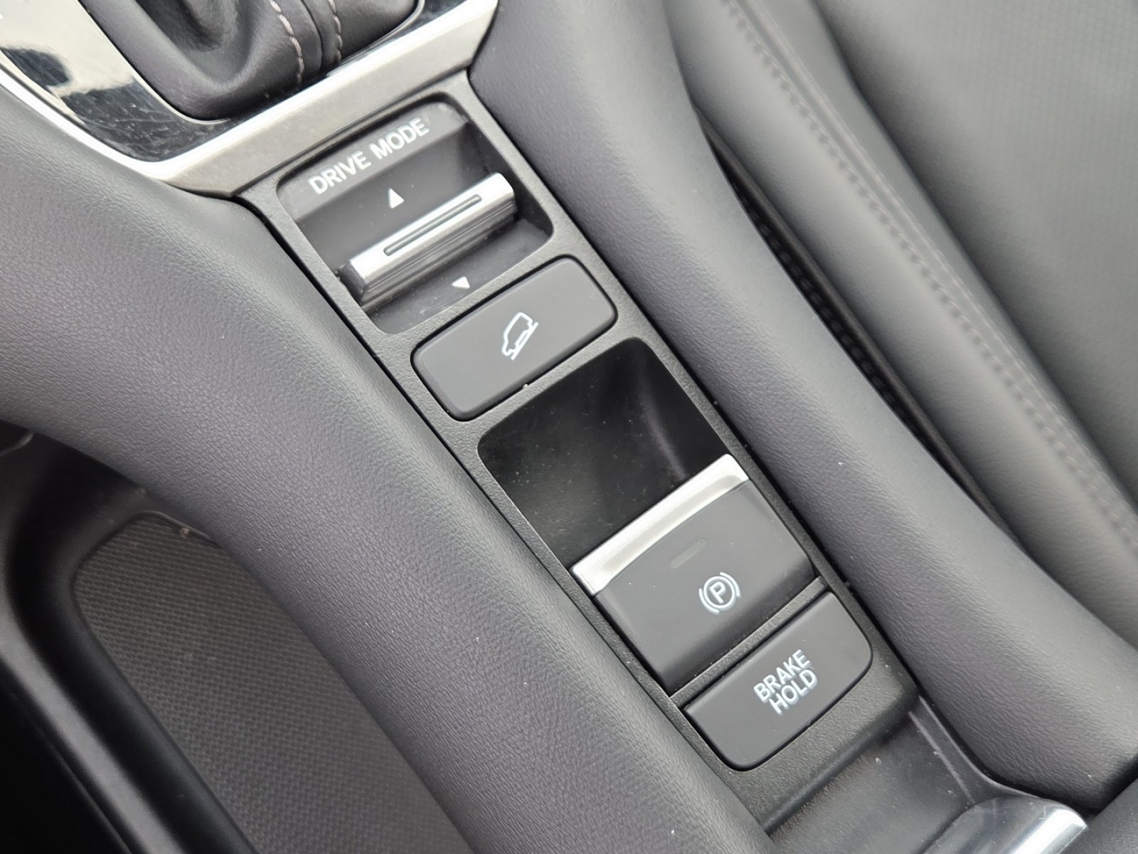 Used 2024 Honda HR-V EX-L image 31