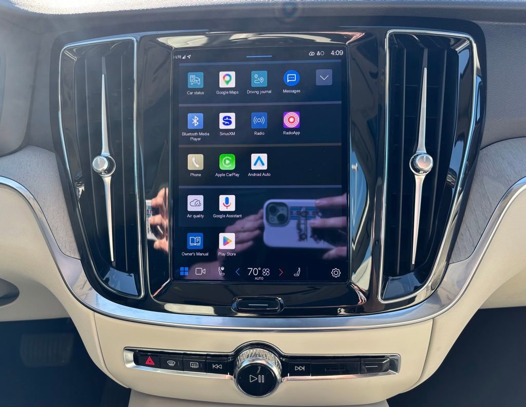 Certified 2023 Volvo S60 B5 Plus w/ Climate Package image 10