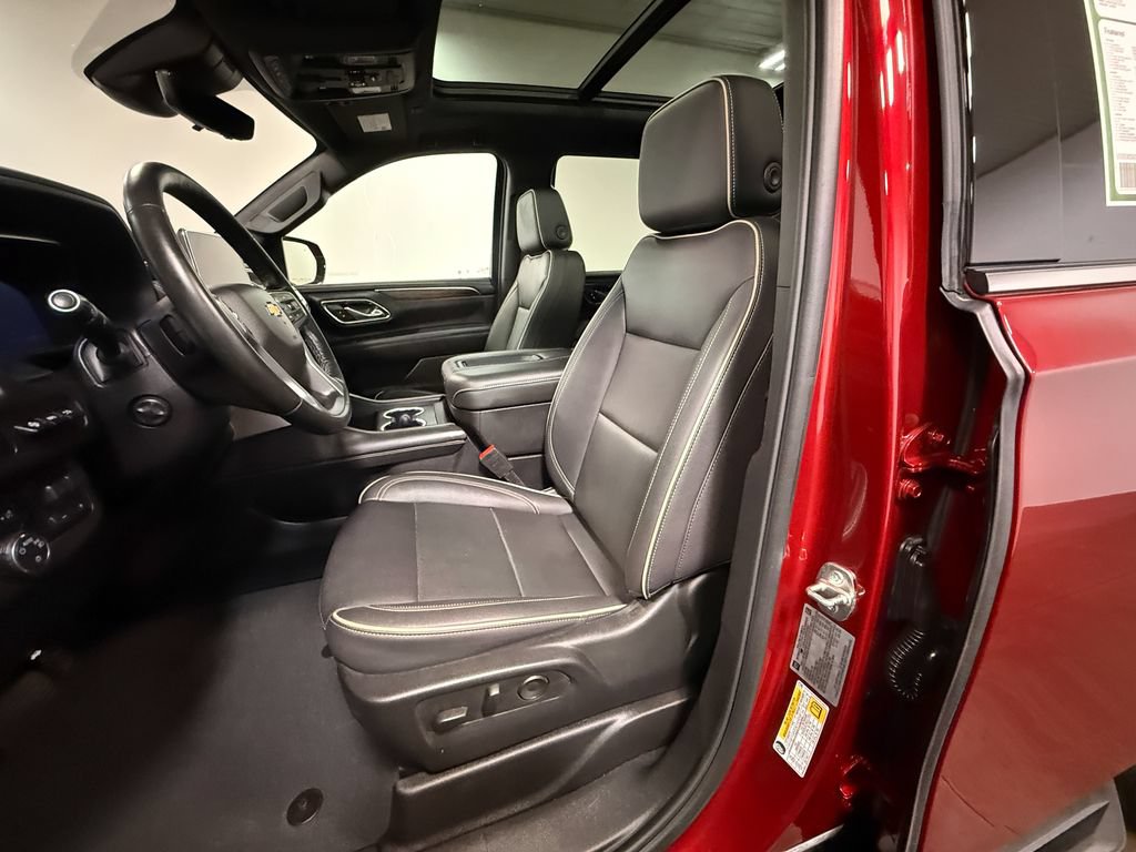 Used 2024 Chevrolet Tahoe Premier w/ Premium Package AWD/4WD image 12