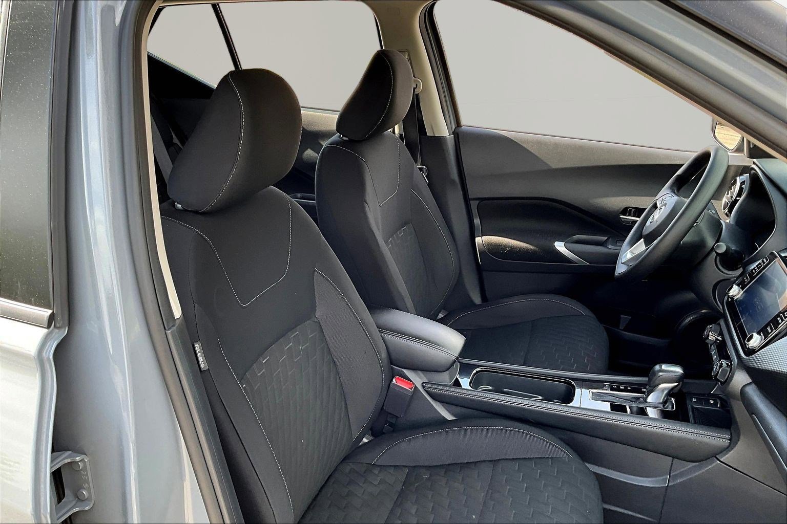 Certified 2022 Nissan Kicks SV w/ Interior Electronics Package FWD image 28