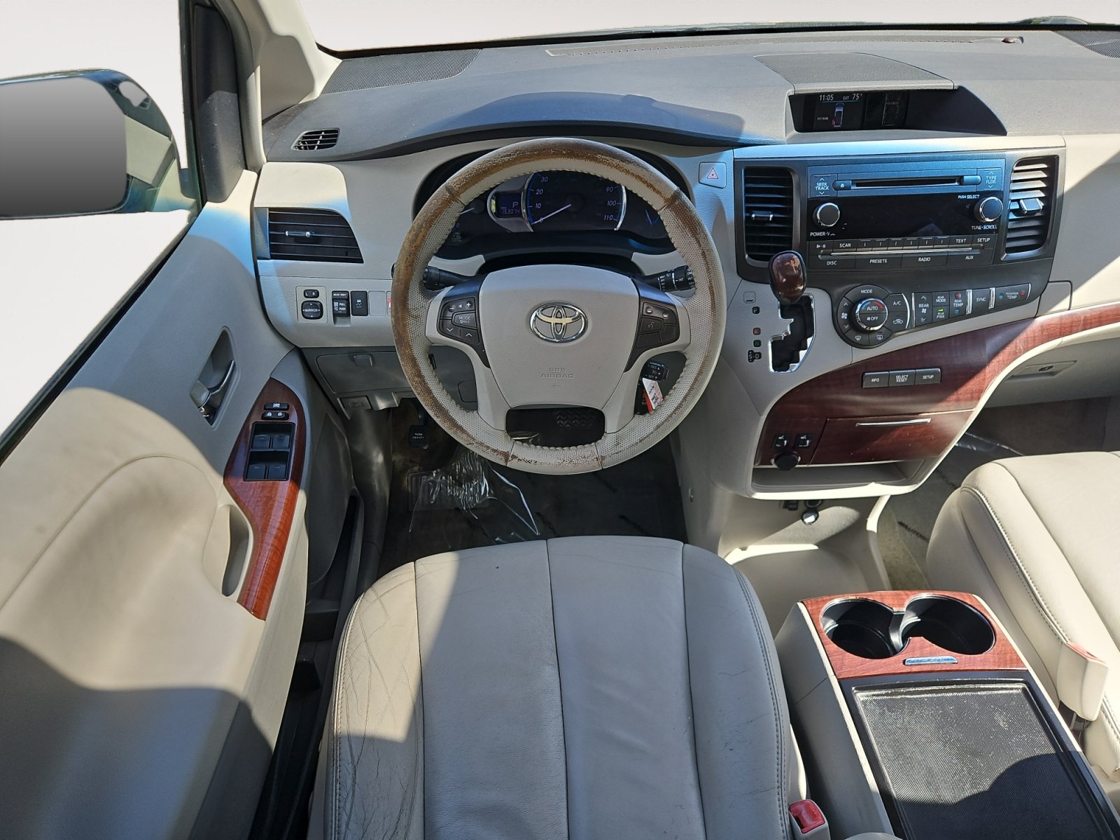 Used 2013 Toyota Sienna XLE FWD image 10