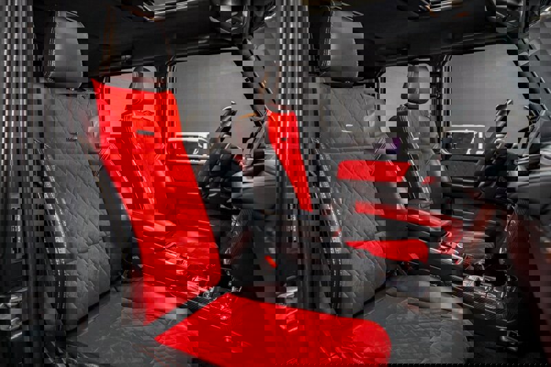 Used 2018 Mercedes-Benz G 550 Squared image 2