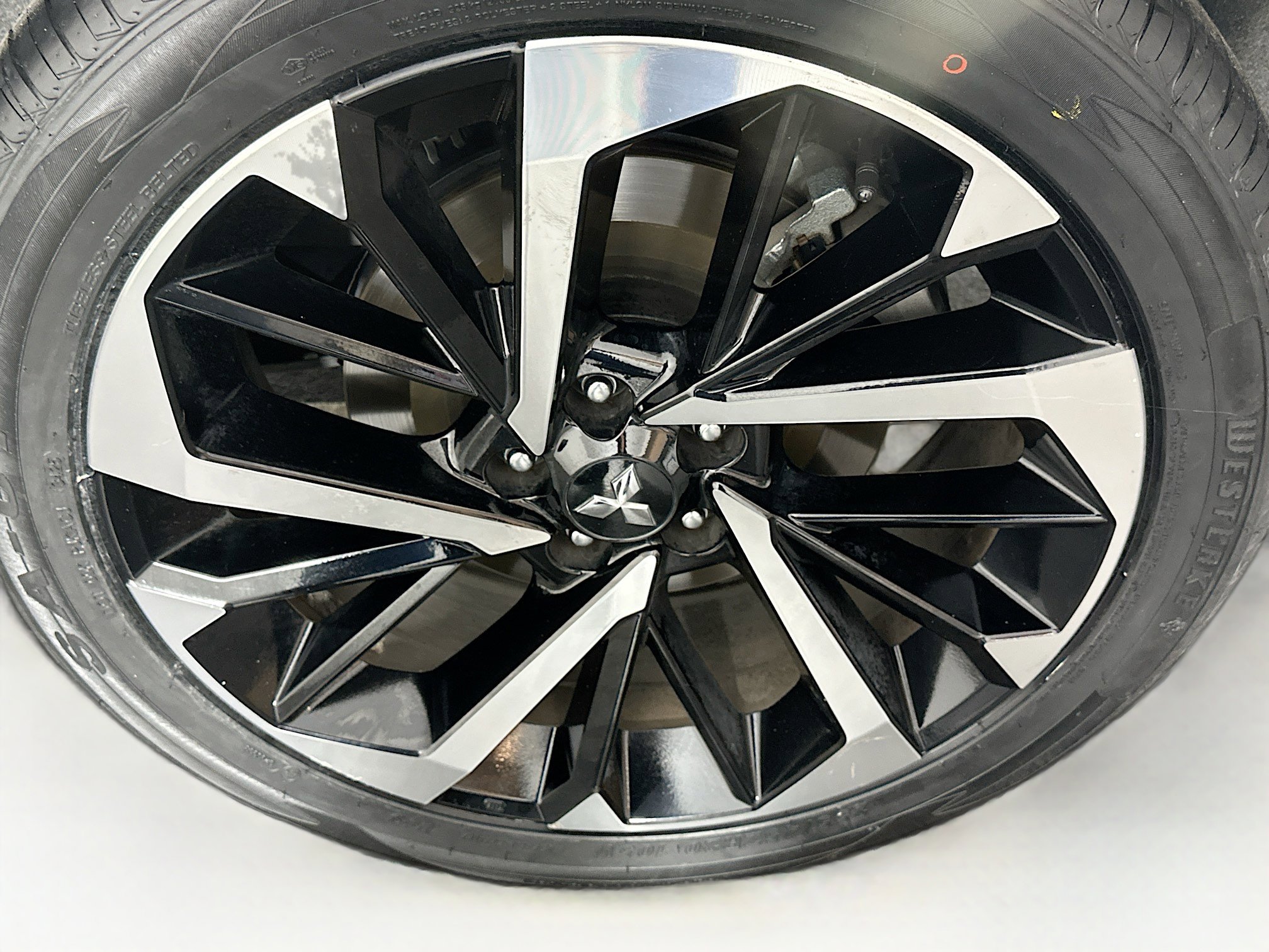 Used 2024 Mitsubishi Outlander SE image 11