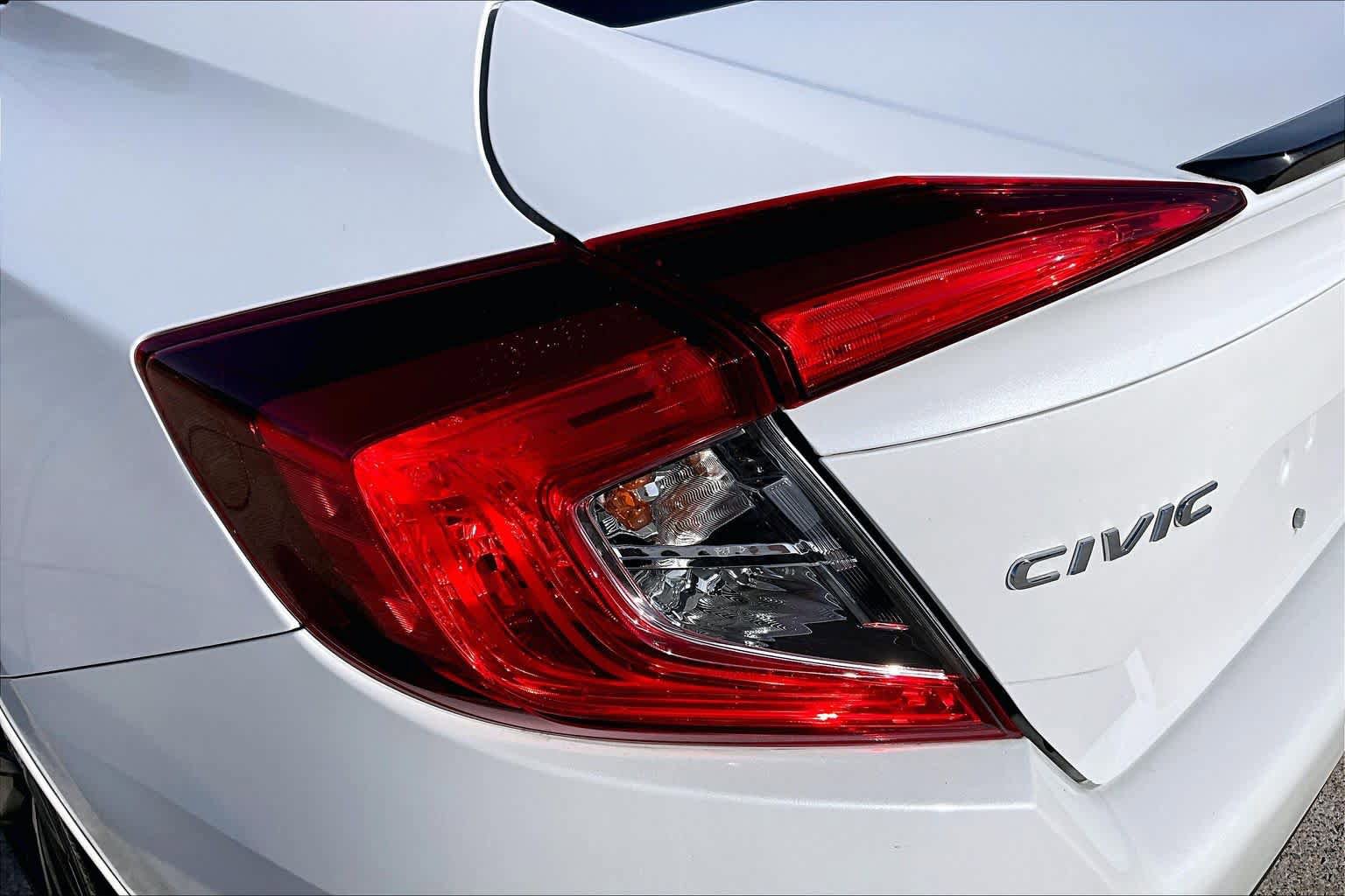 Used 2020 Honda Civic Sport image 29