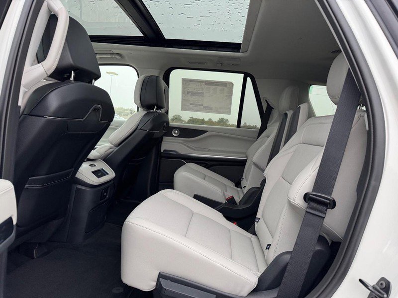 New 2025 Lincoln Navigator Reserve image 10