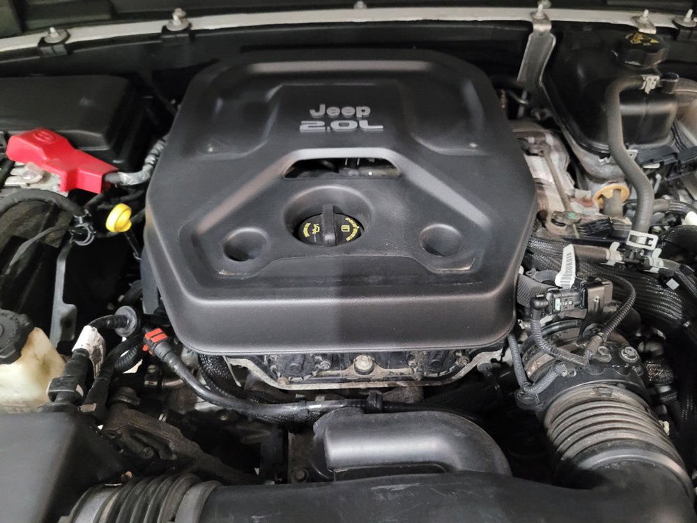 Used 2020 Jeep Wrangler Unlimited Sahara AWD/4WD image 30