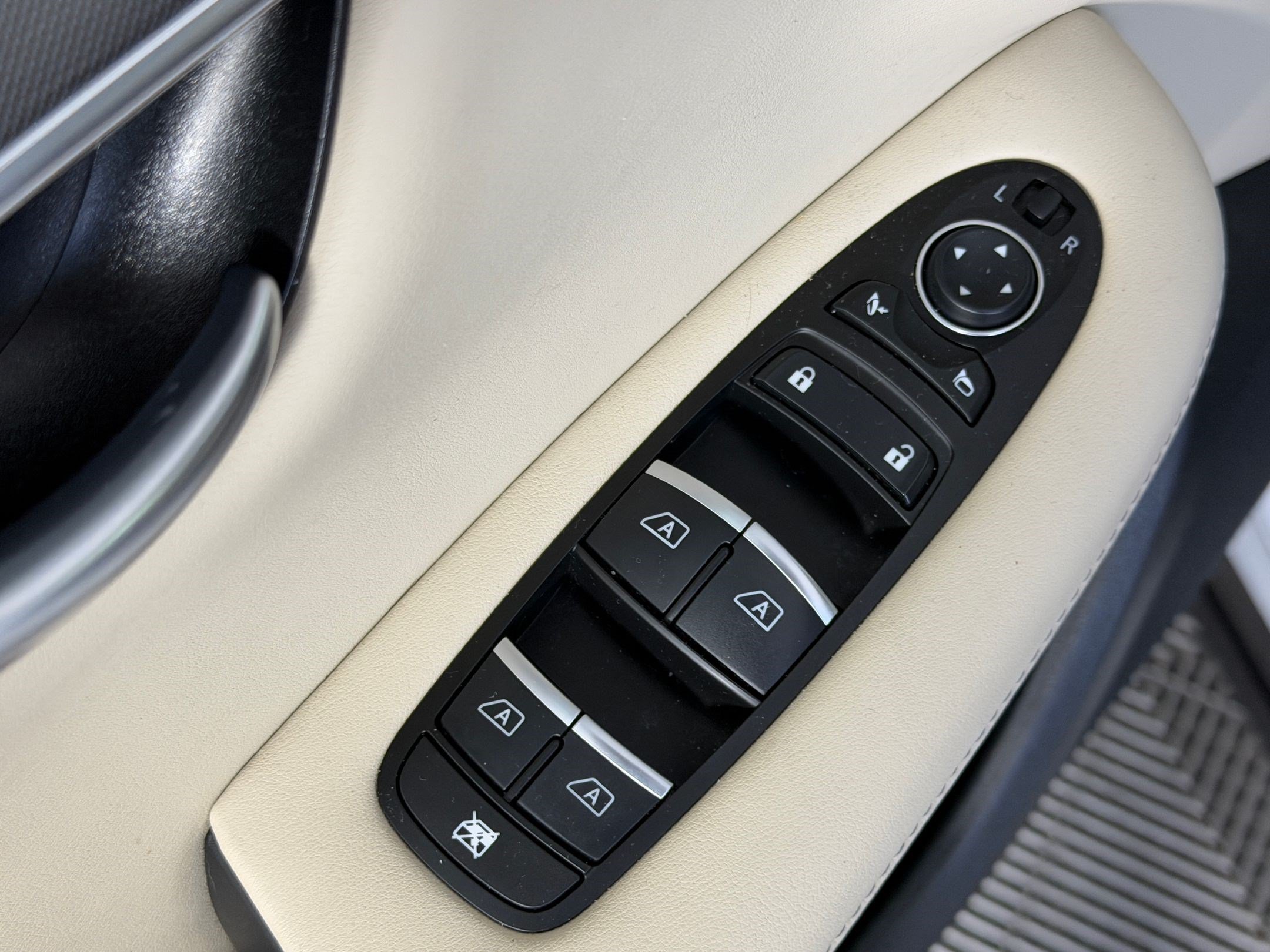 Used 2022 INFINITI QX50 Luxe FWD image 23