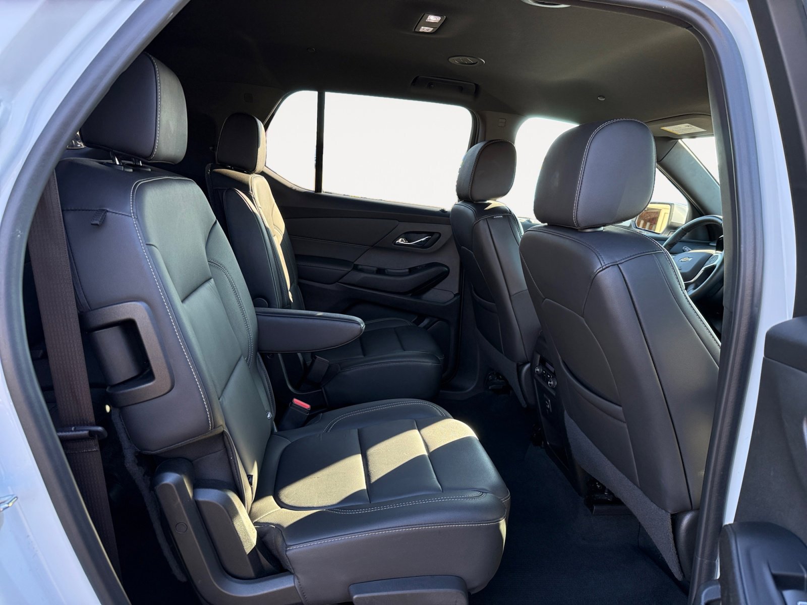 Used 2023 Chevrolet Traverse LT image 18