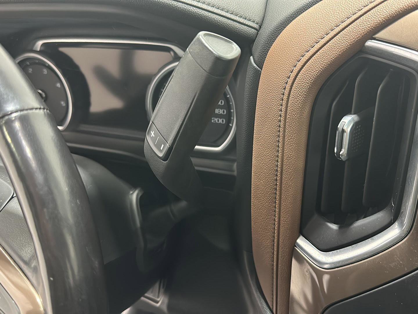 Used 2023 Chevrolet Silverado 2500 High Country image 12