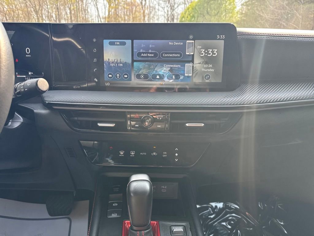 Used 2025 Nissan Kicks SR image 18