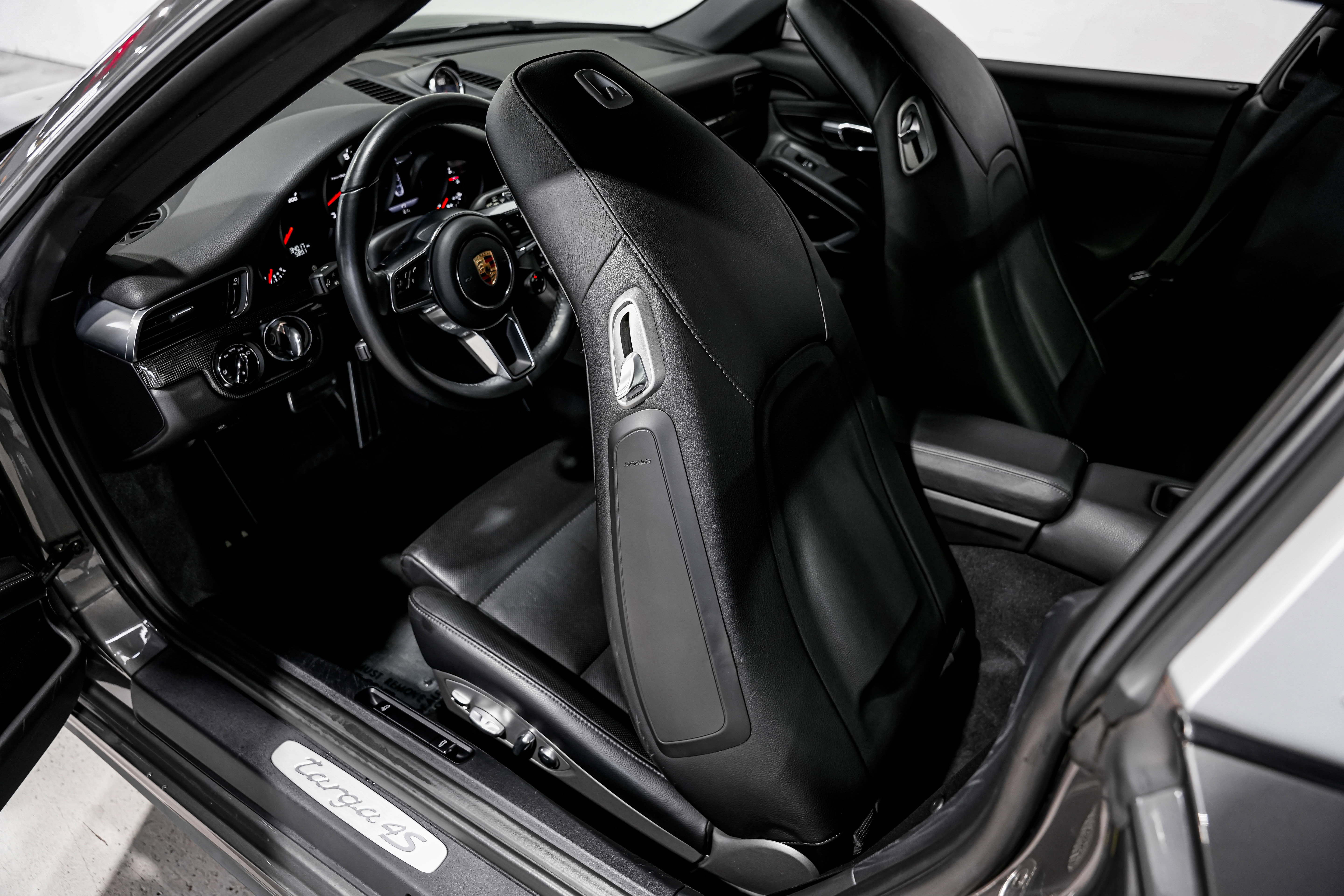 Used 2017 Porsche 911 Targa 4S image 21