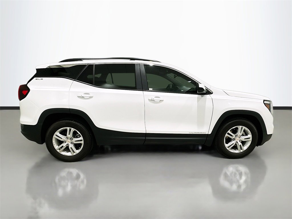 Used 2023 GMC Terrain SLE w/ Driver Convenience Package image 8