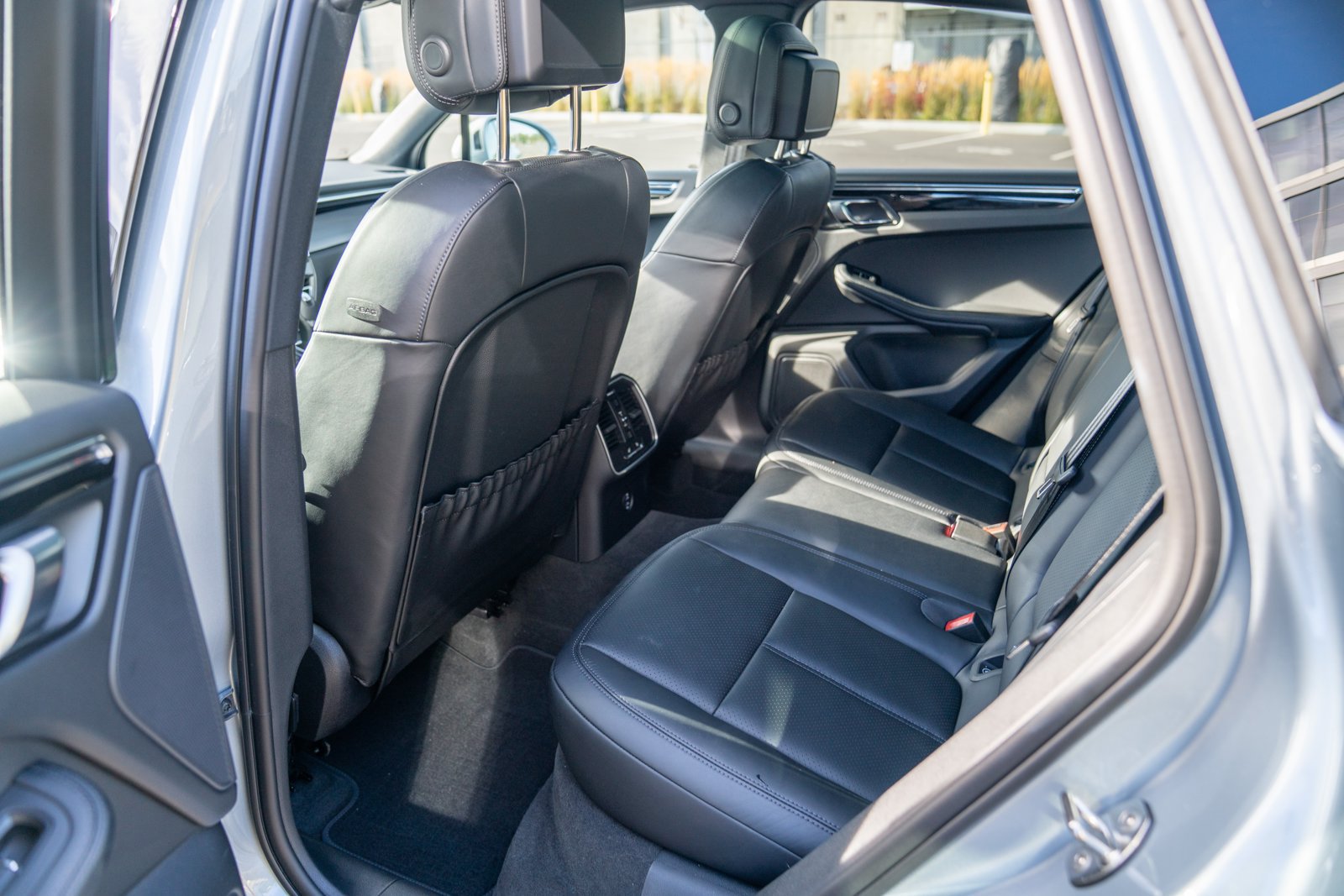 Certified 2026 Porsche Macan AWD/4WD image 21