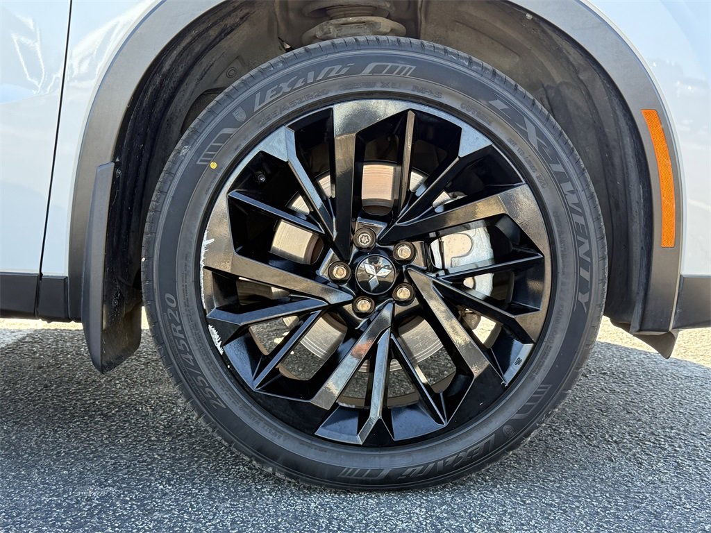 Used 2023 Mitsubishi Outlander SE image 10