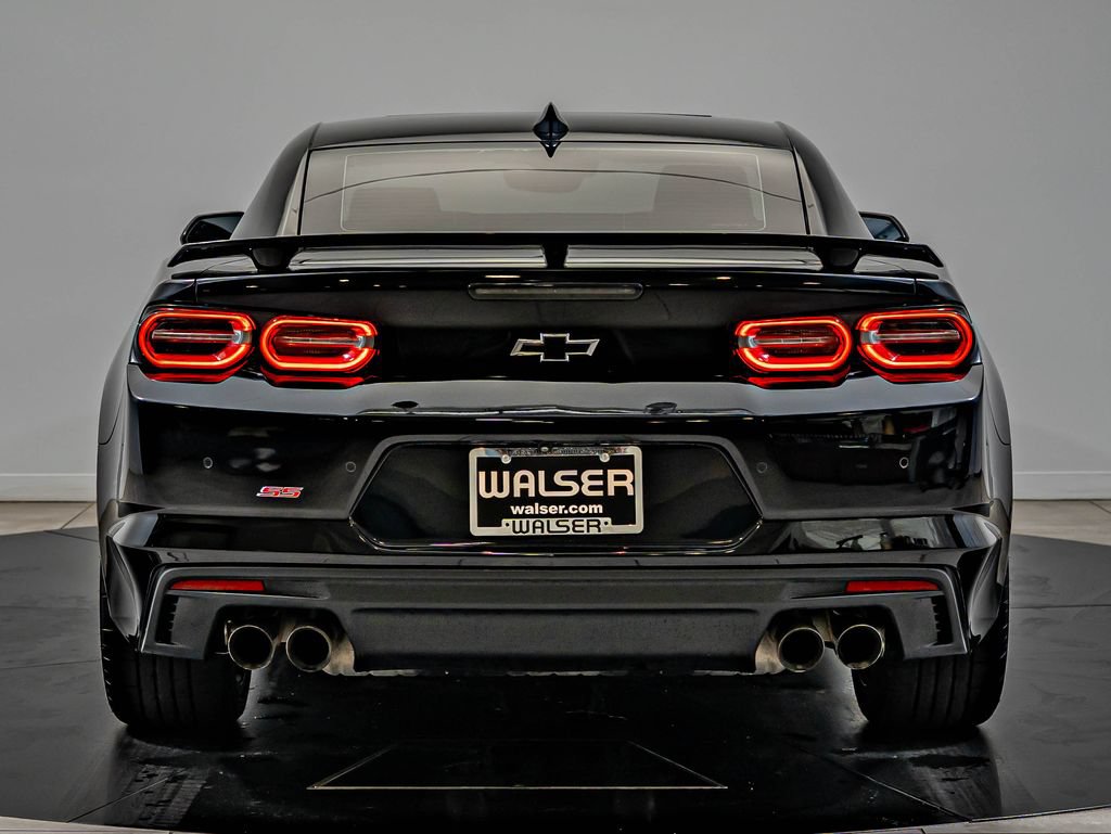 Used 2019 Chevrolet Camaro SS RWD image 6