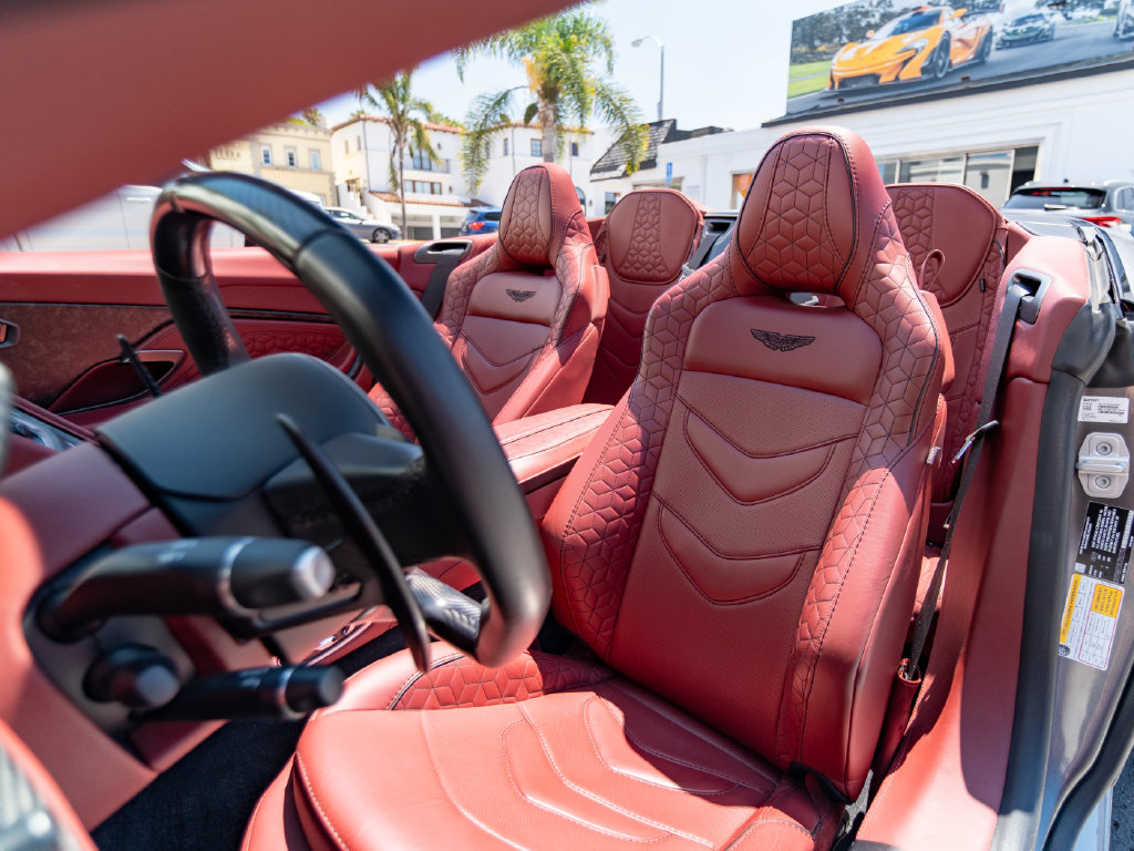 Used 2020 Aston Martin DBS Superleggera Volante RWD image 27