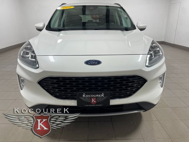 Used 2022 Ford Escape Titanium image 2
