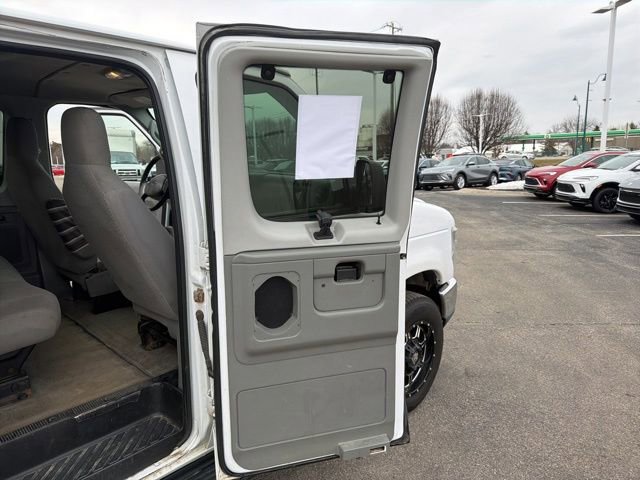 Used 2013 Ford E-350 and Econoline 350 XLT image 28