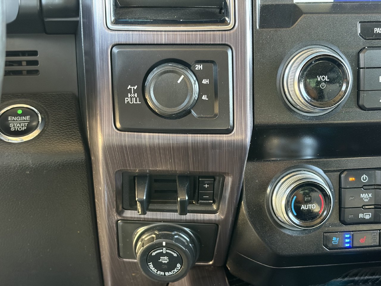 Used 2021 Ford F350 Limited AWD/4WD image 31