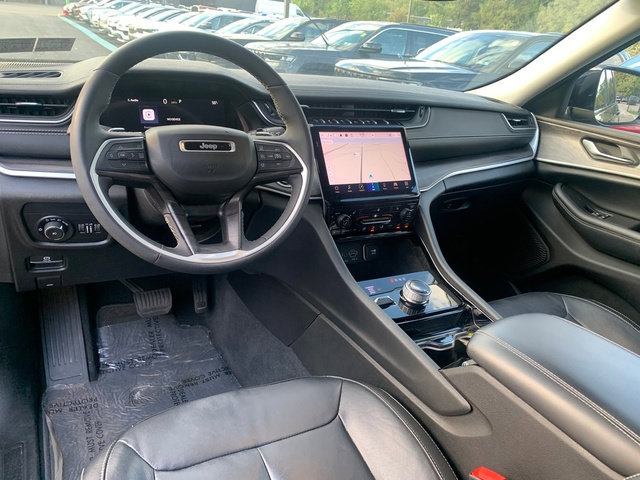 Used 2023 Jeep Grand Cherokee Limited AWD/4WD image 17