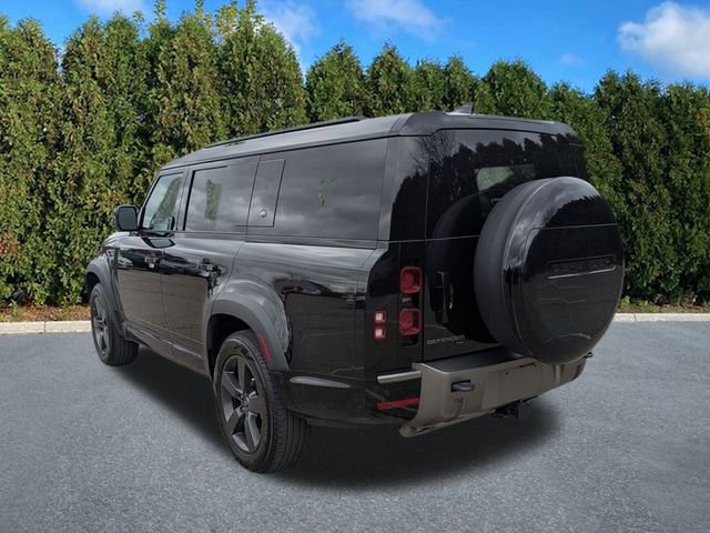 Used 2023 Land Rover Defender 130 X-Dynamic SE image 6