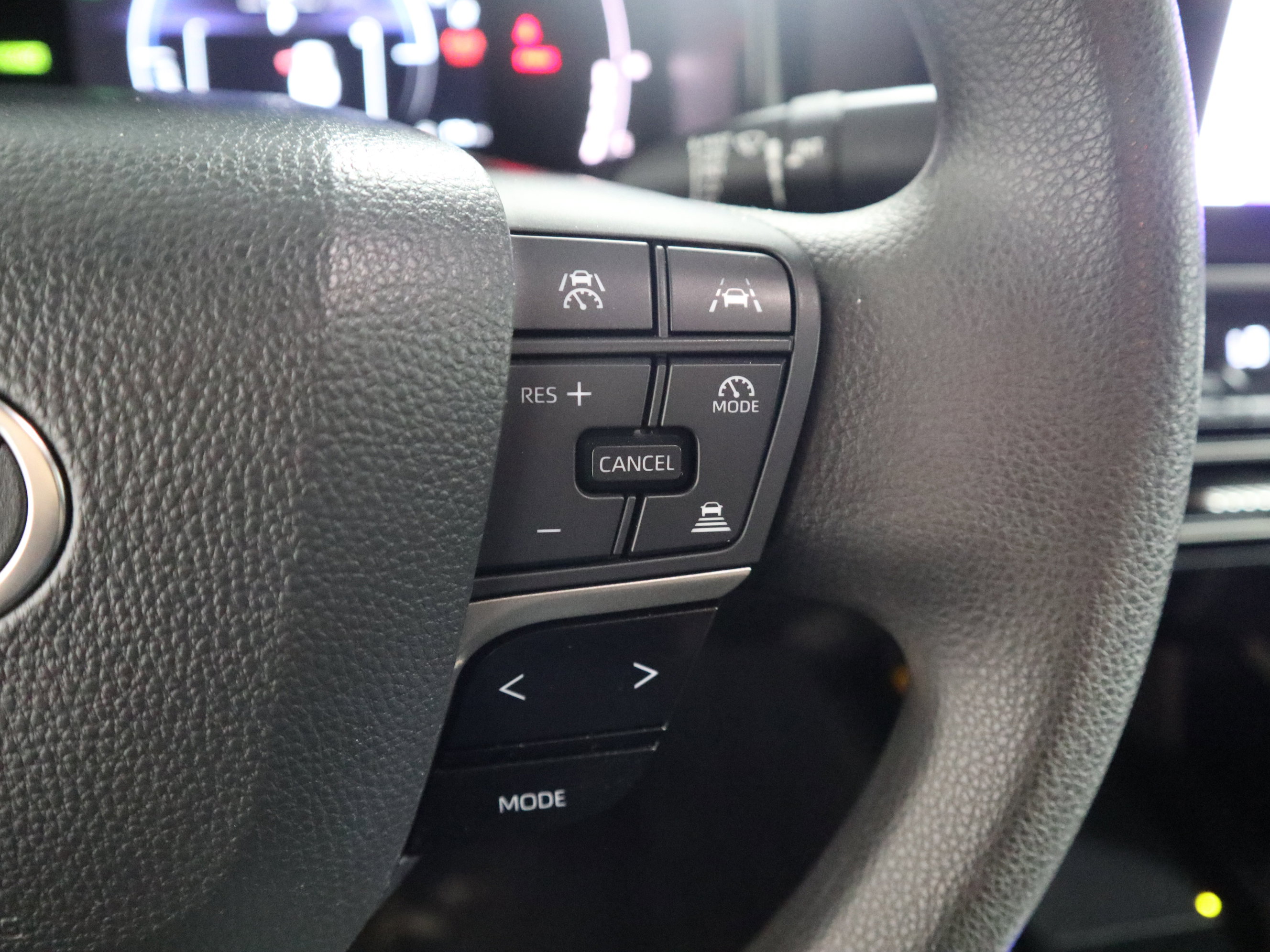 Used 2025 Toyota Camry LE FWD image 28