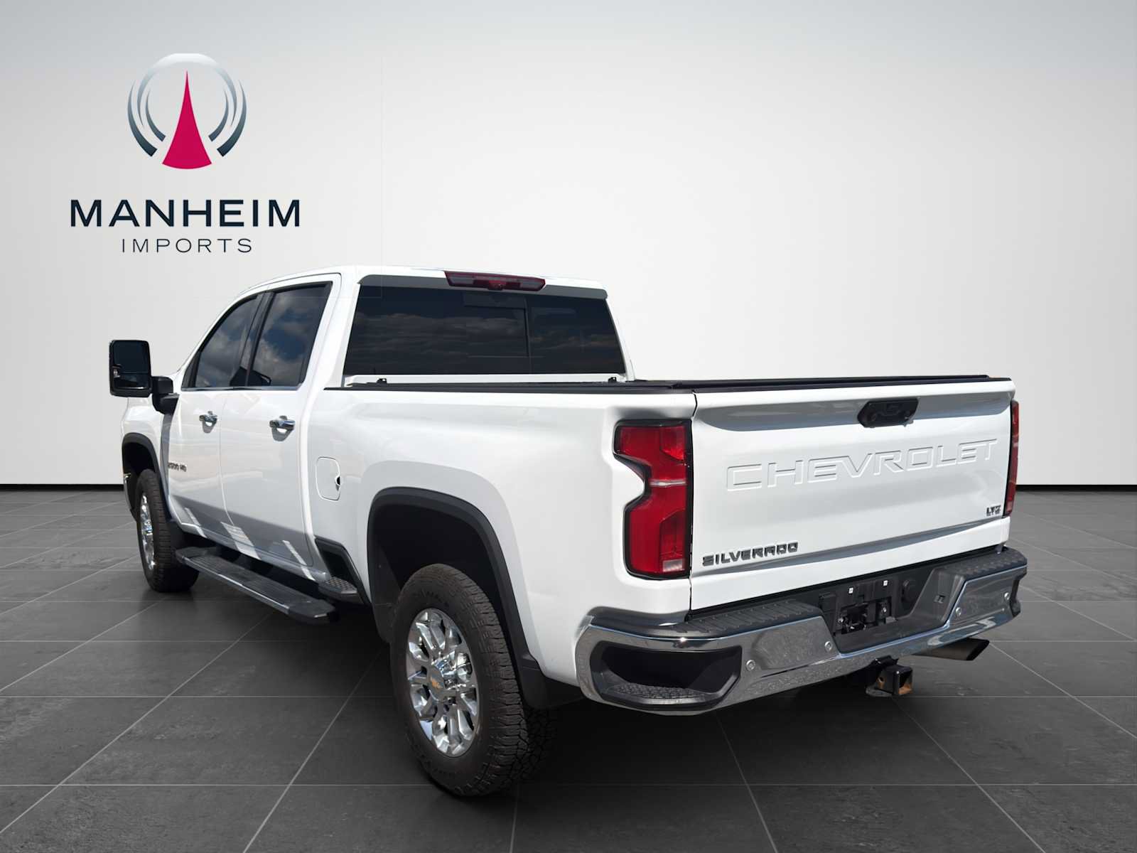 Used 2025 Chevrolet Silverado 2500 LTZ w/ LTZ Premium Package AWD/4WD image 5
