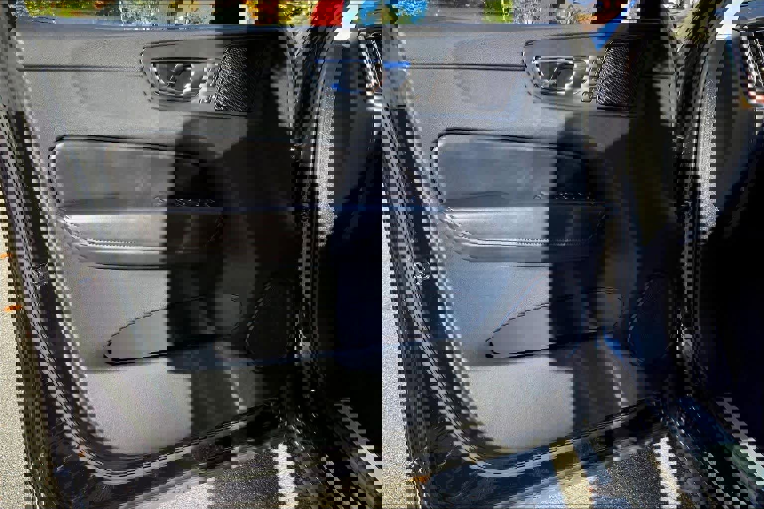 Certified 2023 Volvo XC60 T8 Plus w/ Climate Package image 21