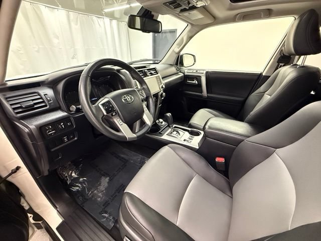 Used 2022 Toyota 4Runner SR5 Premium w/ Moonroof Package AWD/4WD image 12