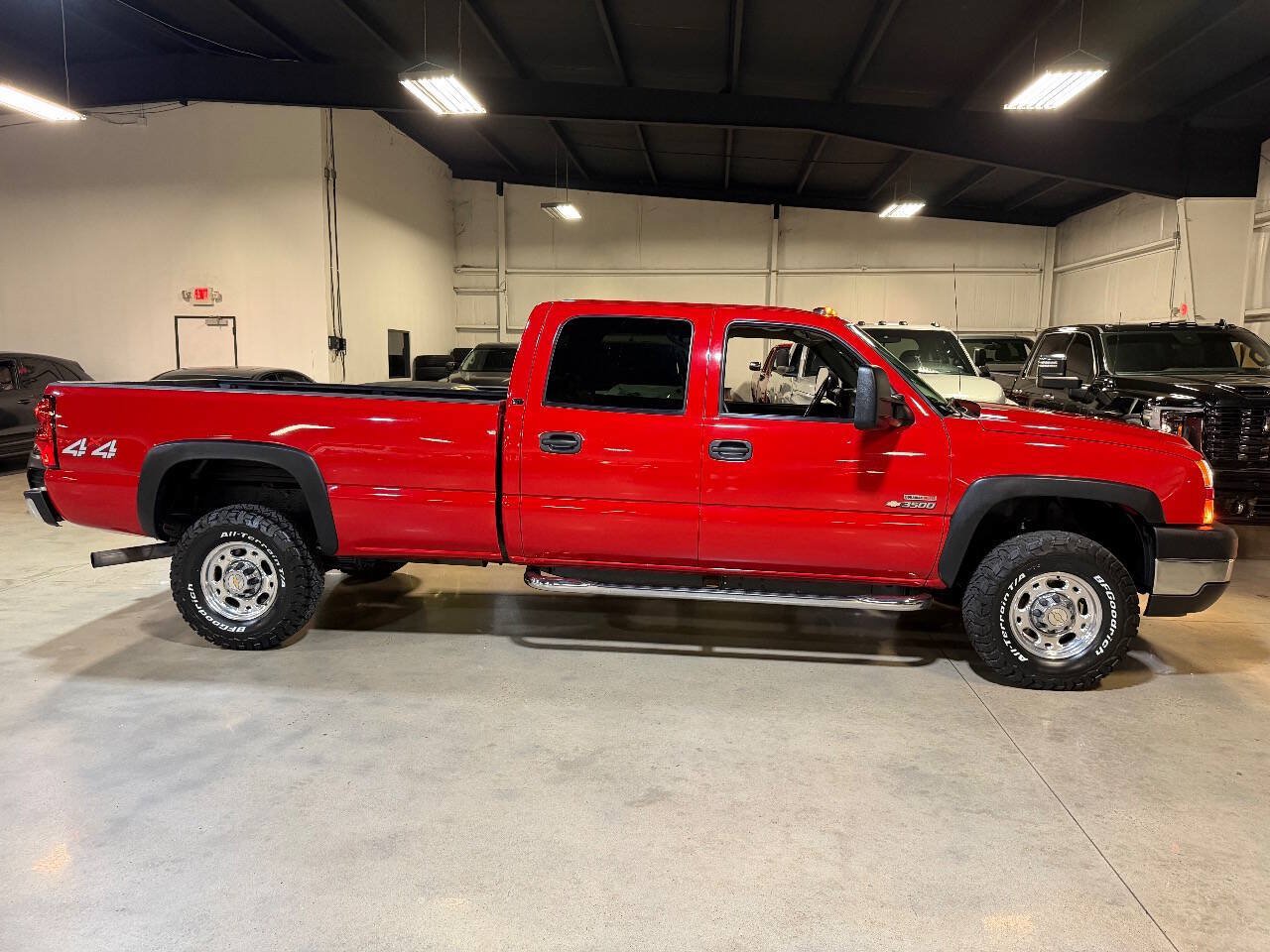 Used 2006 Chevrolet Silverado 3500 LT w/ Heavy-Duty Power Package AWD/4WD image 9