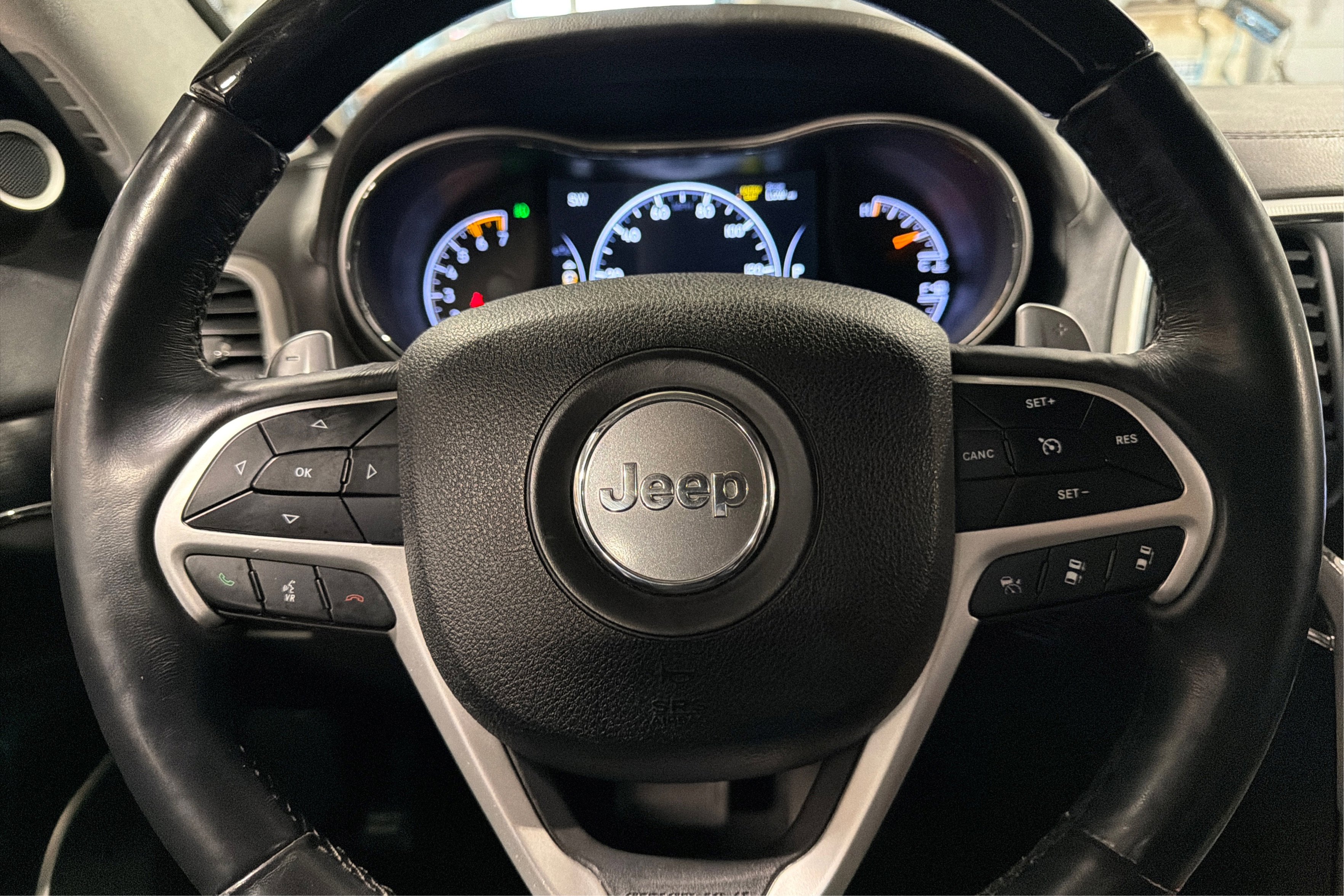 Used 2018 Jeep Grand Cherokee Summit AWD/4WD image 24