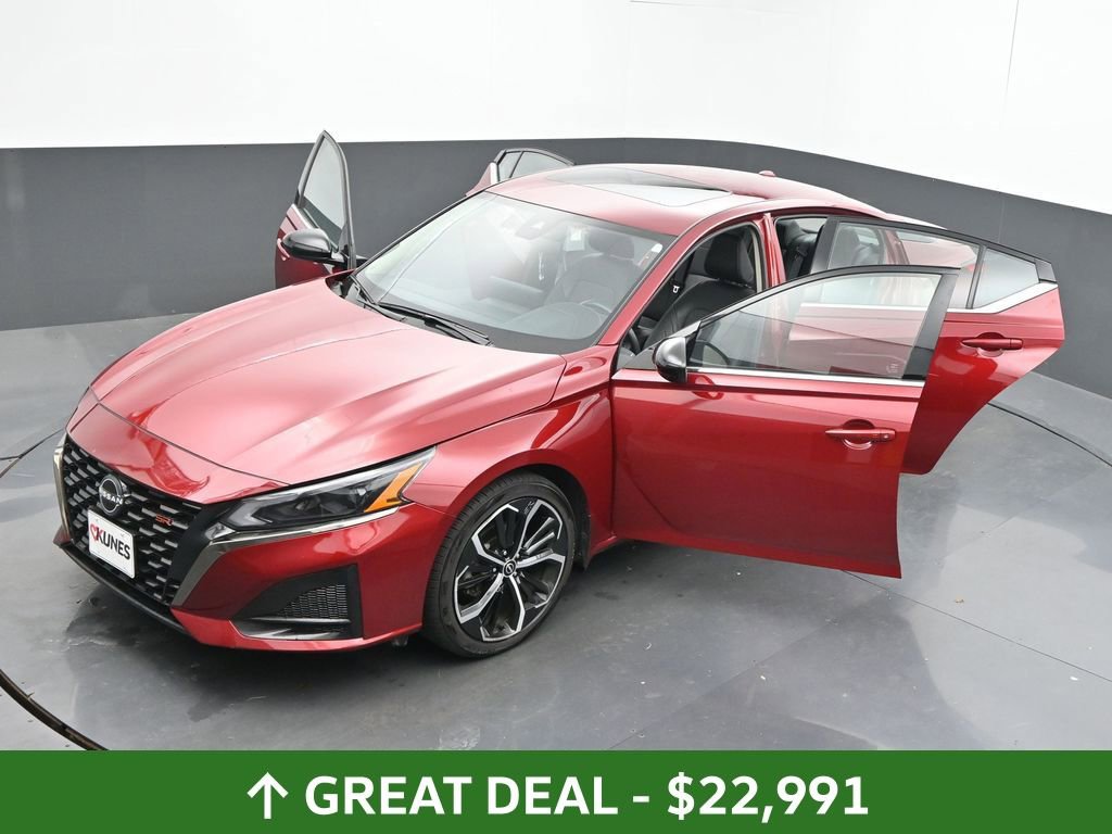 Used 2024 Nissan Altima 2.5 SR w/ SR Premium Package image 67