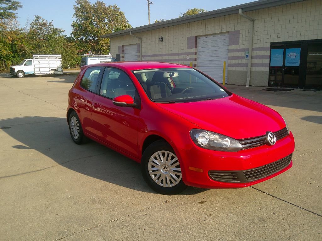 Used 2013 Volkswagen Golf 2-Door image 3