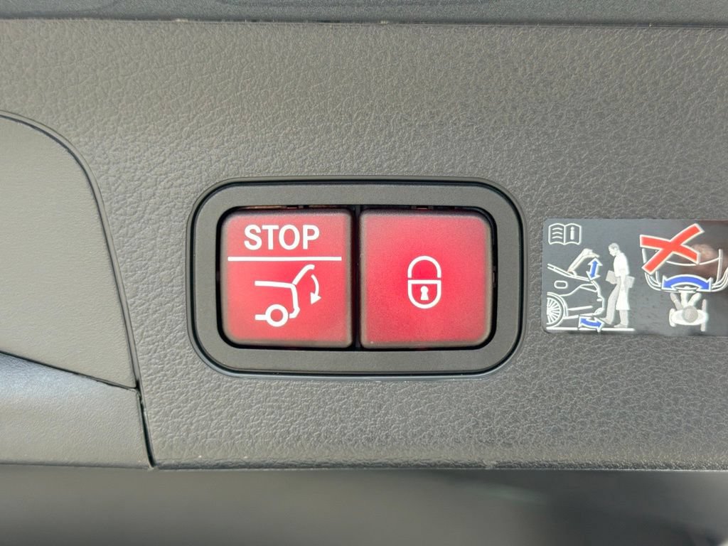 Certified 2026 Mercedes-Benz GLS 450 4MATIC image 16