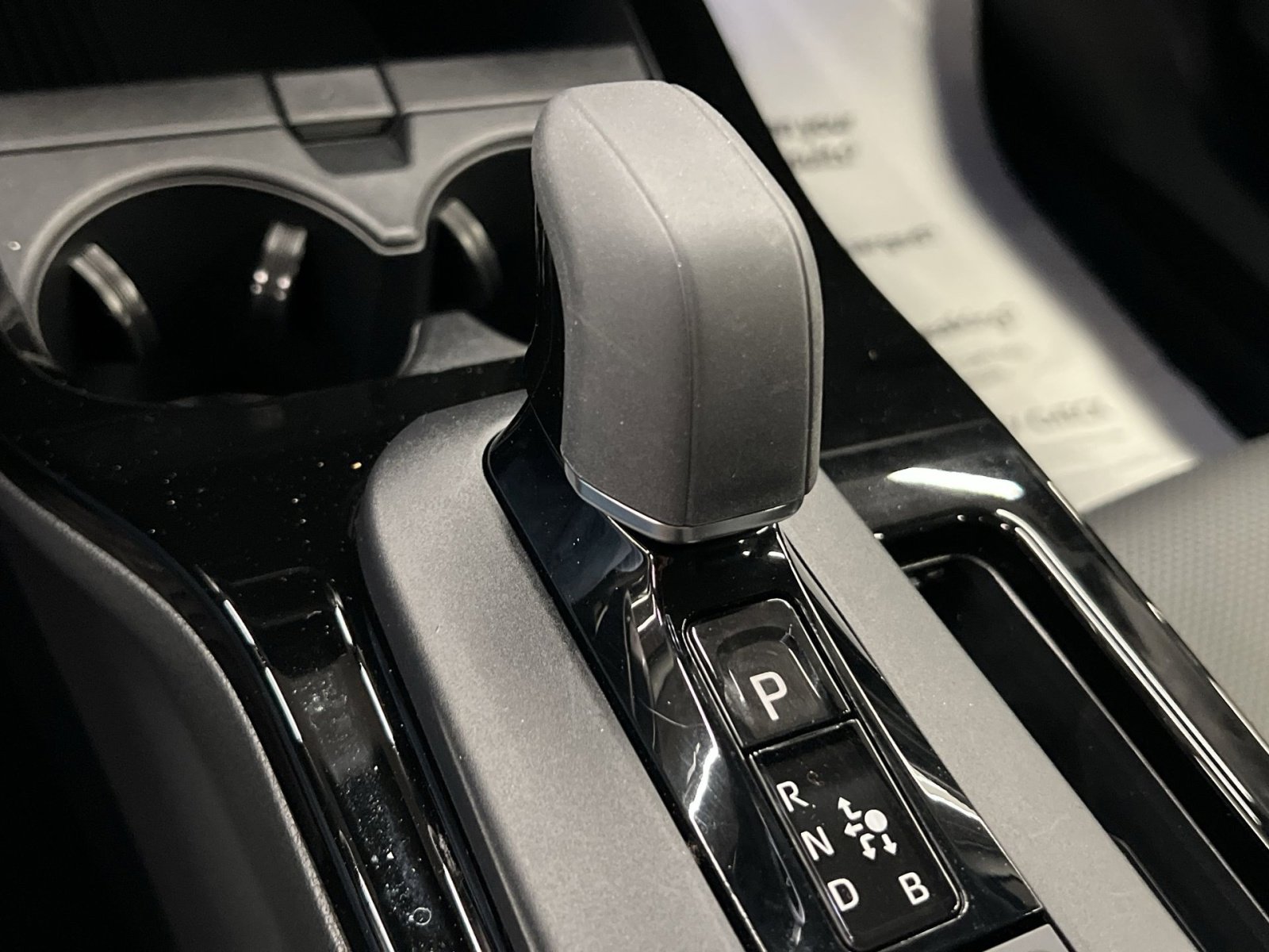 Used 2024 Toyota Prius XLE AWD/4WD image 18