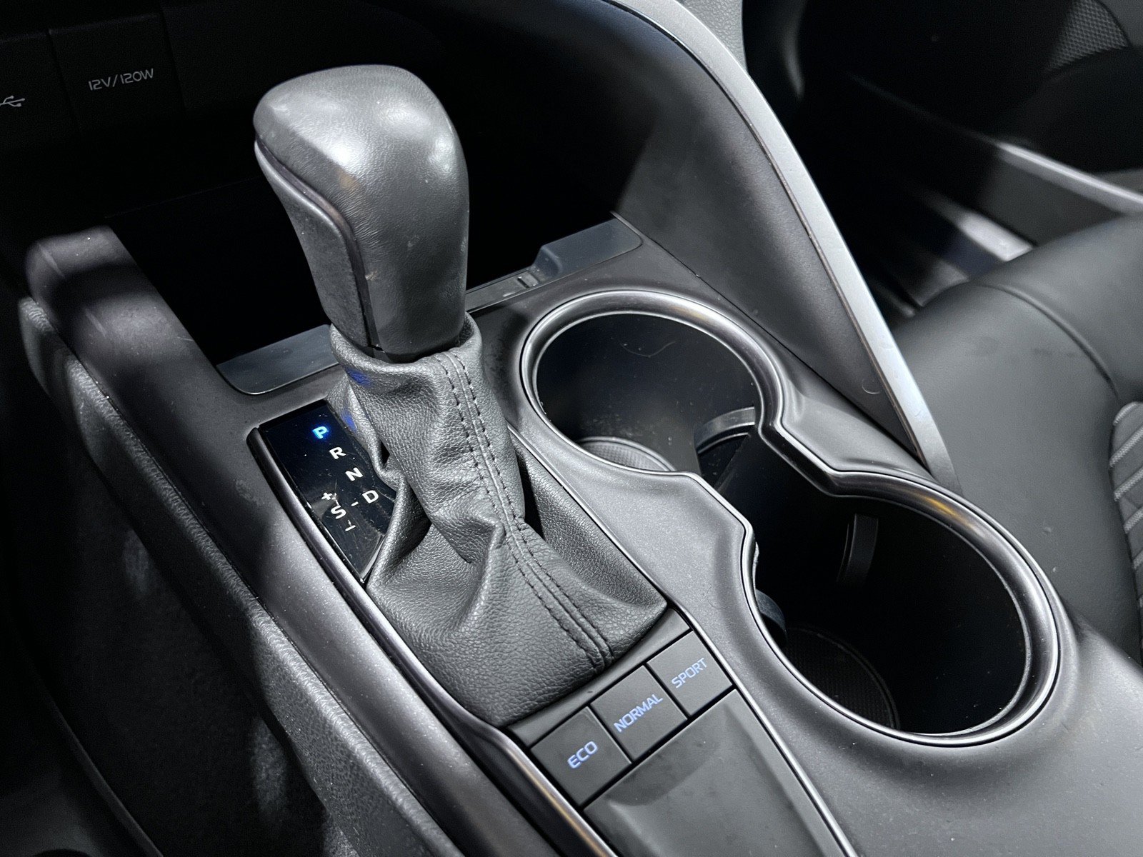 Used 2023 Toyota Camry SE FWD image 19