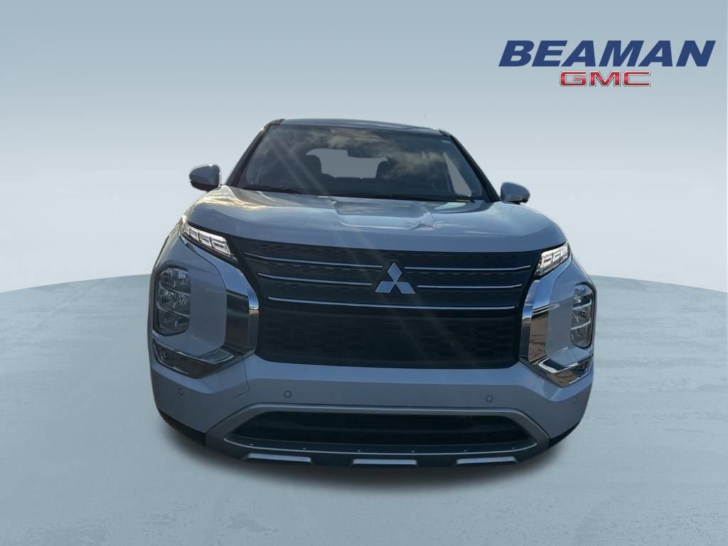 Used 2024 Mitsubishi Outlander SE video 2