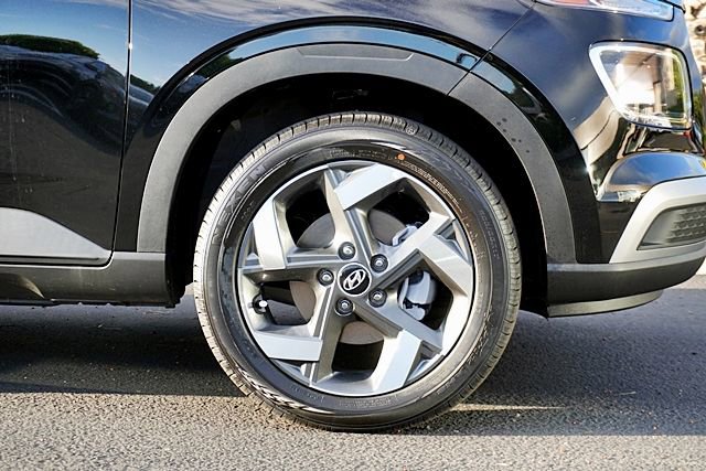 New 2026 Hyundai Venue SEL FWD image 8