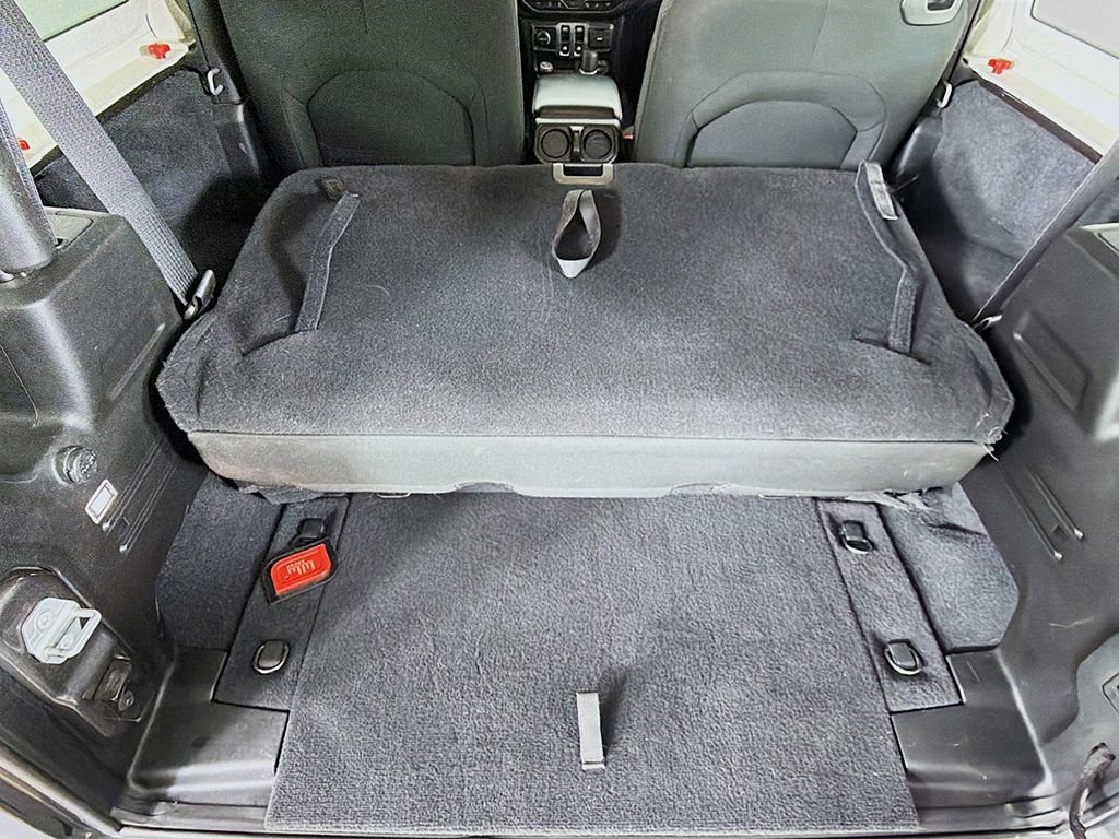 Used 2019 Jeep Wrangler Sport S image 13