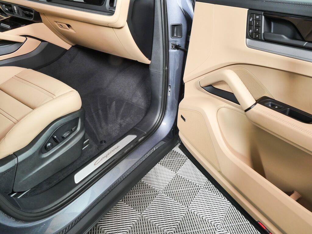 New 2026 Porsche Cayenne Coupe AWD/4WD image 27