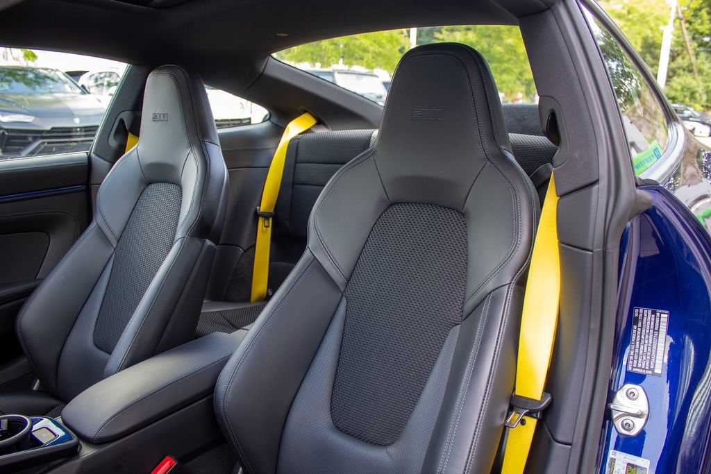 Used 2024 Porsche 911 Carrera T w/ Sportdesign Package RWD image 12