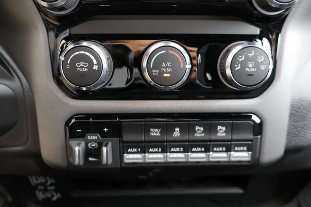 Used 2025 RAM 3500 Big Horn image 25