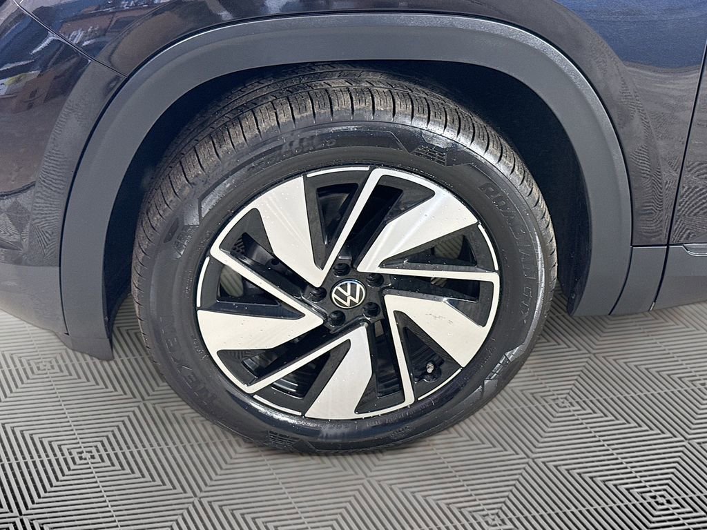 Used 2024 Volkswagen Atlas SE image 34