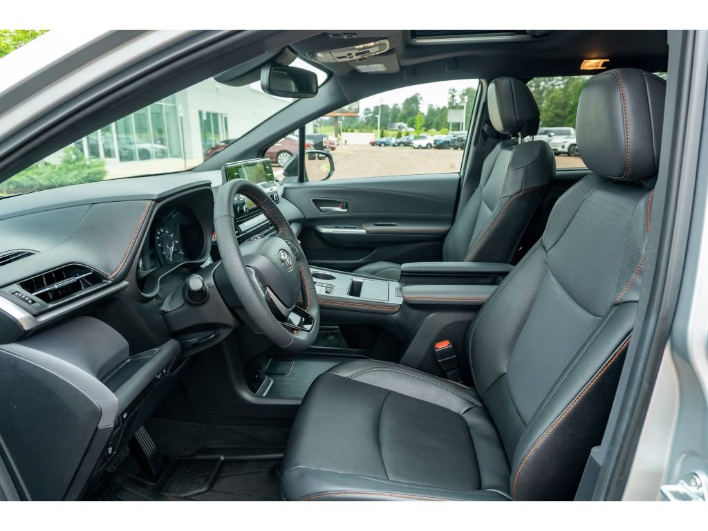Used 2023 Toyota Sienna XSE AWD/4WD image 12