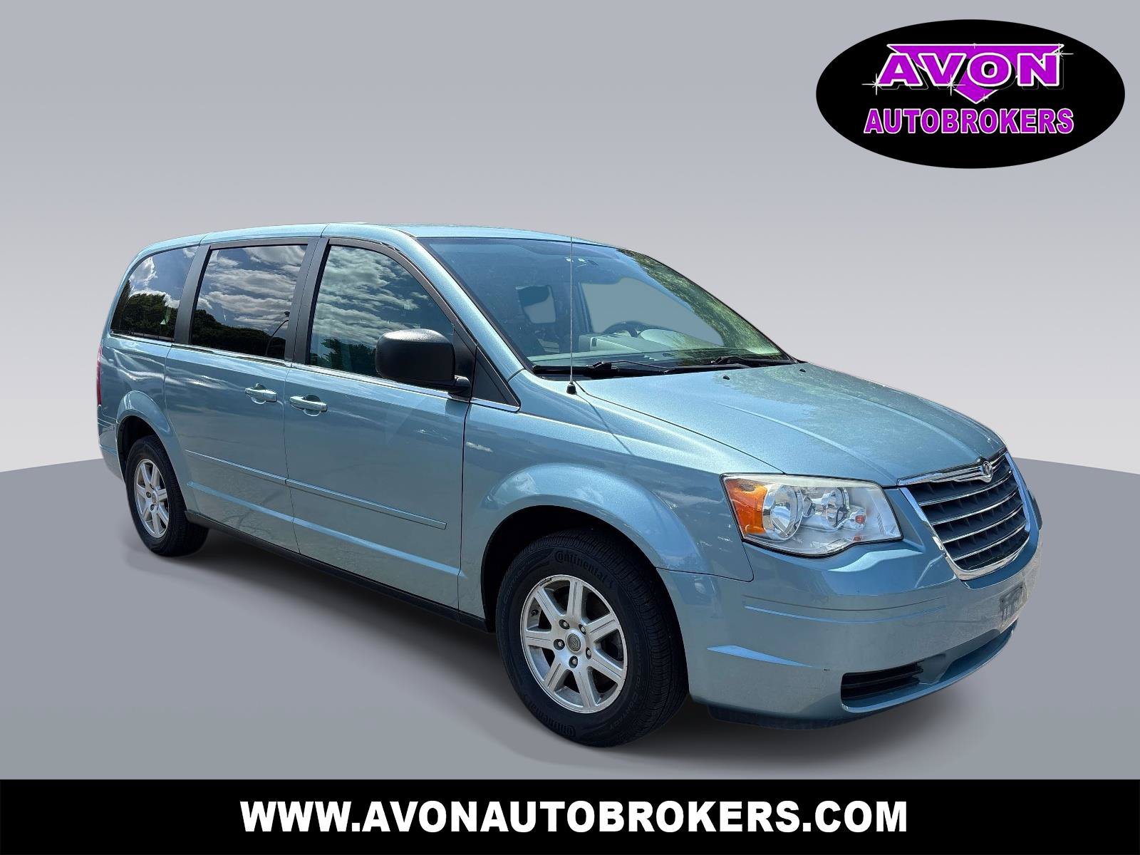 Used 2010 Chrysler Town & Country LX w/ PWR Convenience Group FWD image 1