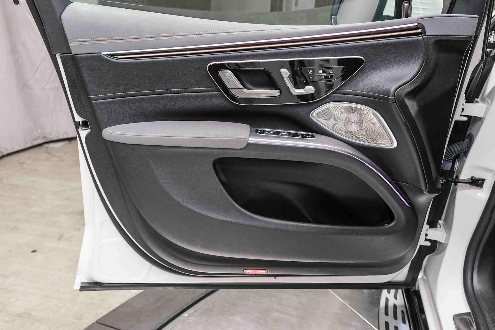 Certified 2023 Mercedes-Benz EQS 580 4MATIC SUV image 26
