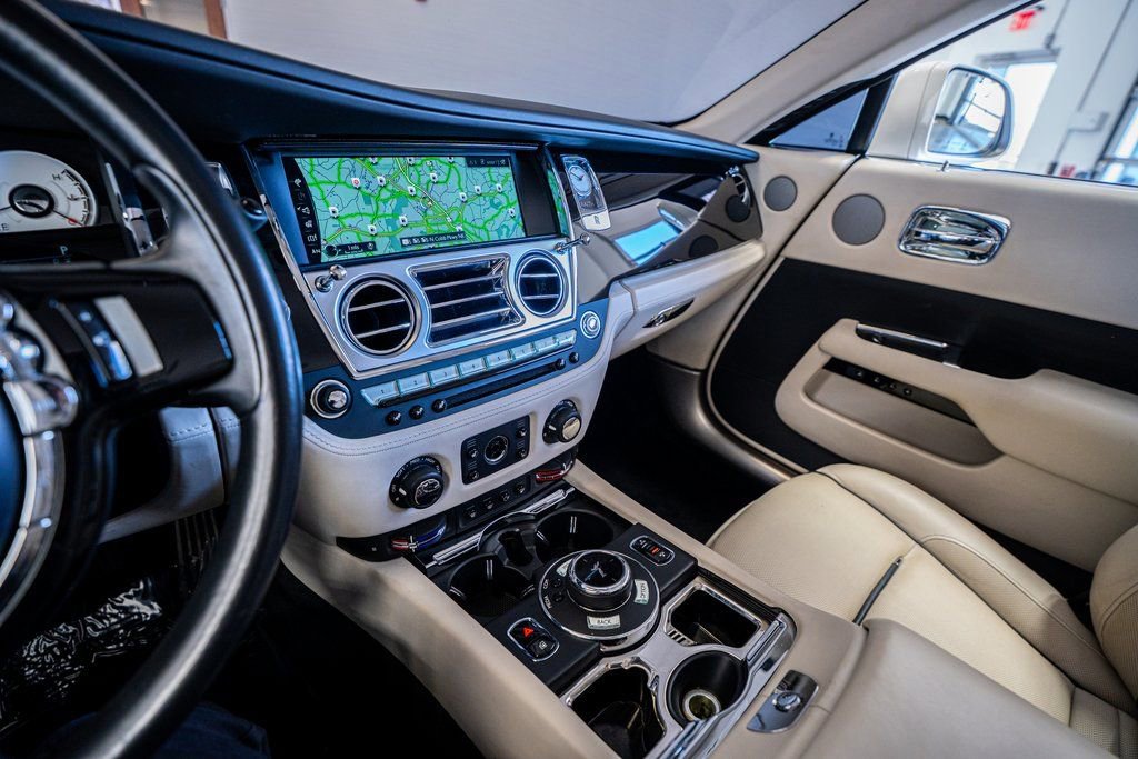 Used 2018 Rolls-Royce Wraith image 41