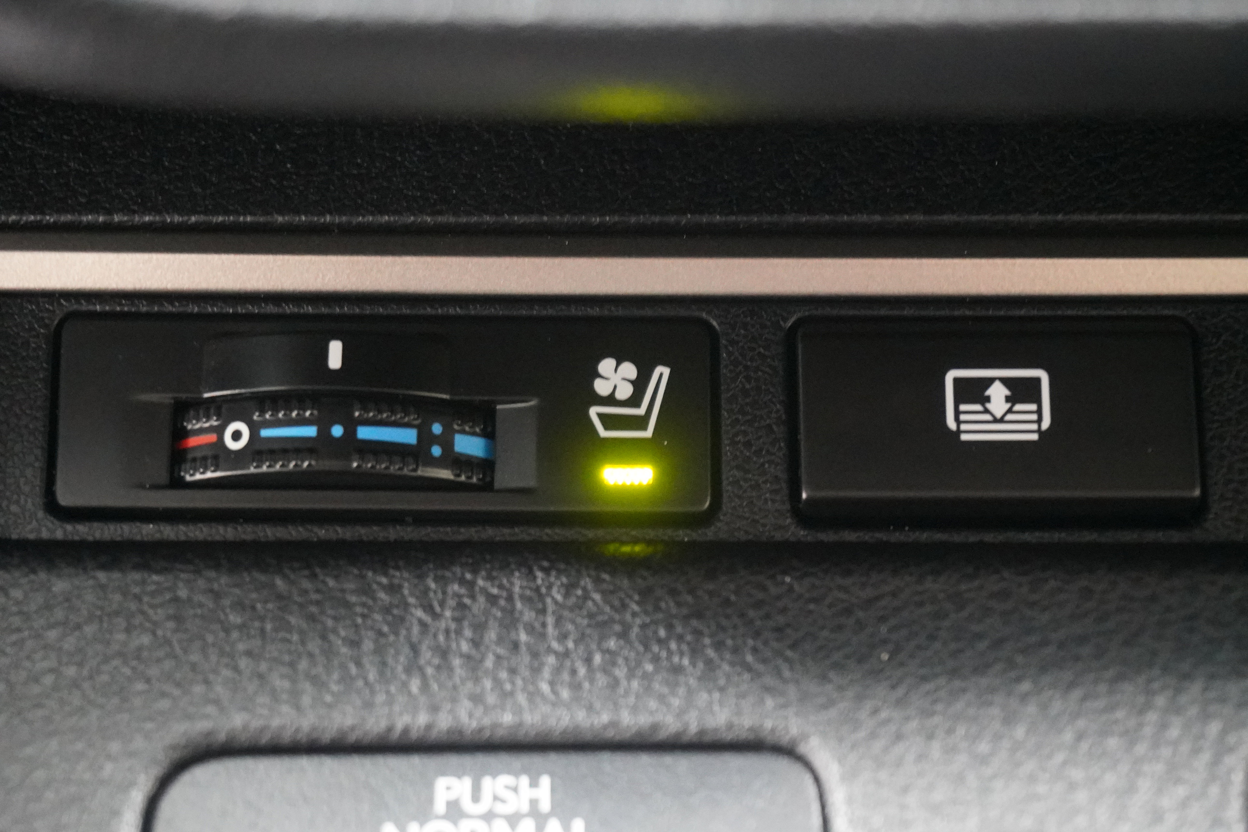 Used 2013 Lexus ES 350 w/ Luxury Pkg FWD image 22