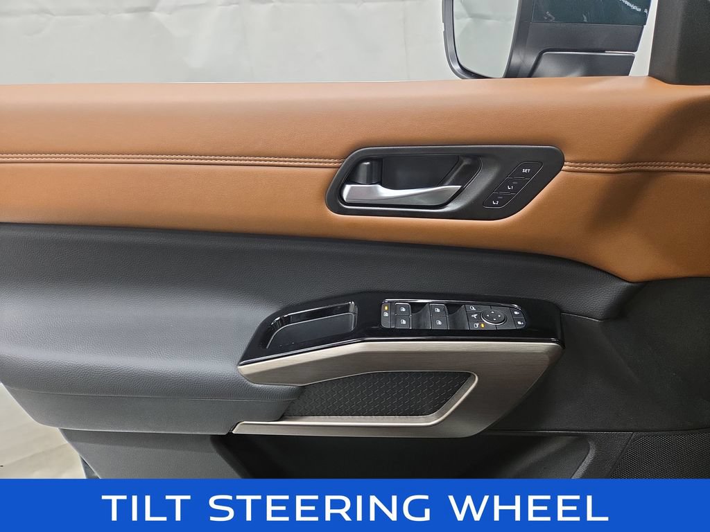 Used 2025 Nissan Pathfinder Platinum AWD/4WD image 22